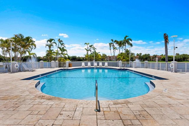 8670 SW 212th St 307, Cutler Bay, FL 33189
