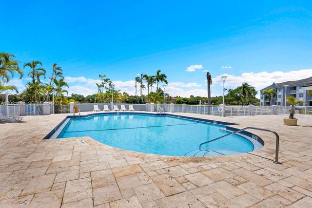 8670 SW 212th St 307, Cutler Bay, FL 33189