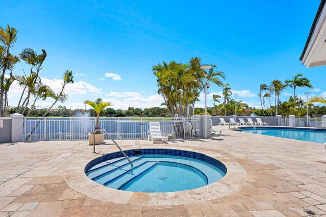8670 SW 212th St 307, Cutler Bay, FL 33189