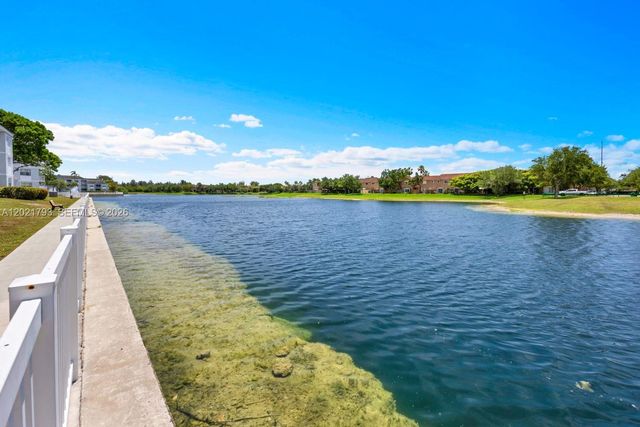 8670 SW 212th St 307, Cutler Bay, FL 33189
