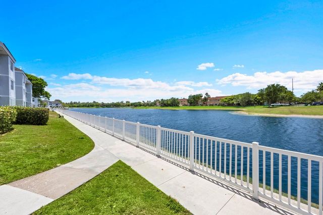 8670 SW 212th St 307, Cutler Bay, FL 33189