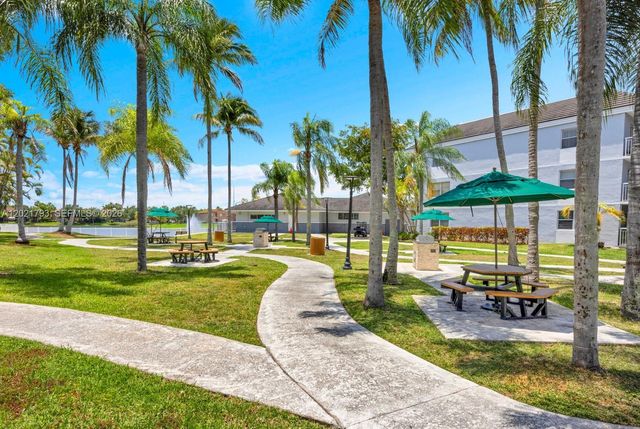 8670 SW 212th St 307, Cutler Bay, FL 33189