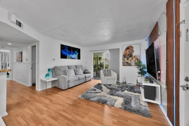 8670 SW 212th St 307, Cutler Bay, FL 33189