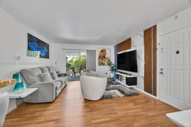 8670 SW 212th St 307, Cutler Bay, FL 33189