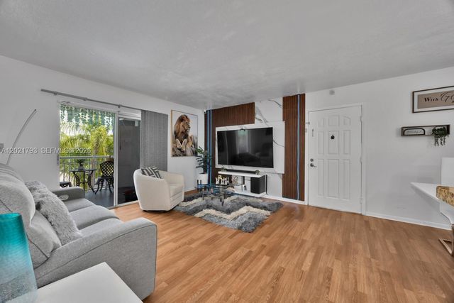 8670 SW 212th St 307, Cutler Bay, FL 33189