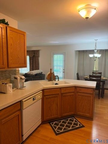 2072 Tuckers Landing Rd, North Chesterfield, VA 23236