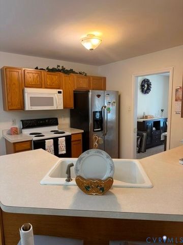 2072 Tuckers Landing Rd, North Chesterfield, VA 23236