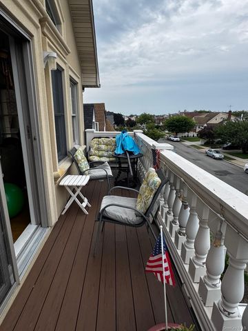 621 E Olive Street 2, Long Beach, NY 11561