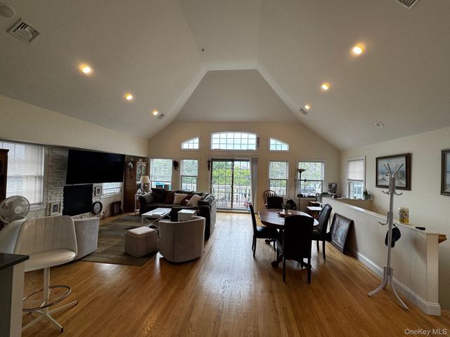 621 E Olive Street 2, Long Beach, NY 11561