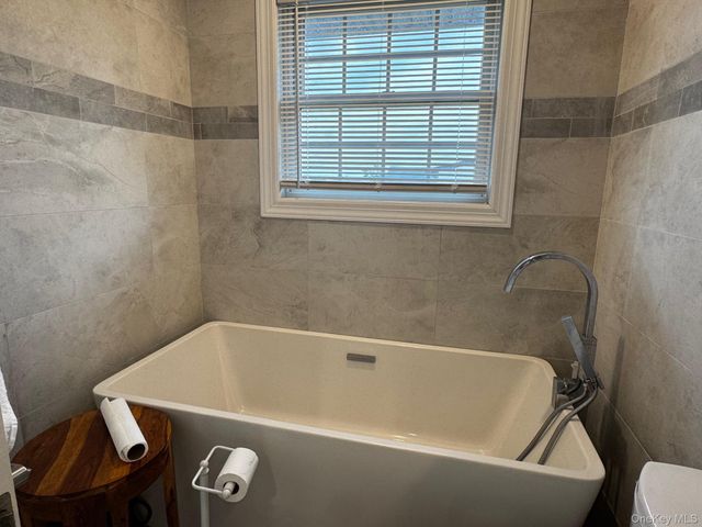 621 E Olive Street 2, Long Beach, NY 11561