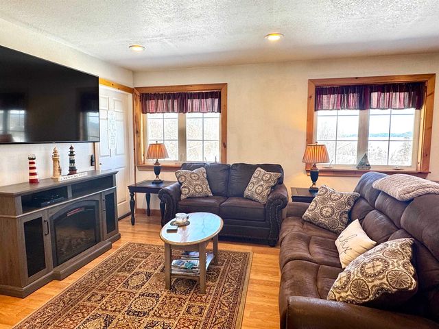 29 Campbell Road, Newport City, VT 05855