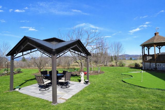 29 Campbell Road, Newport City, VT 05855