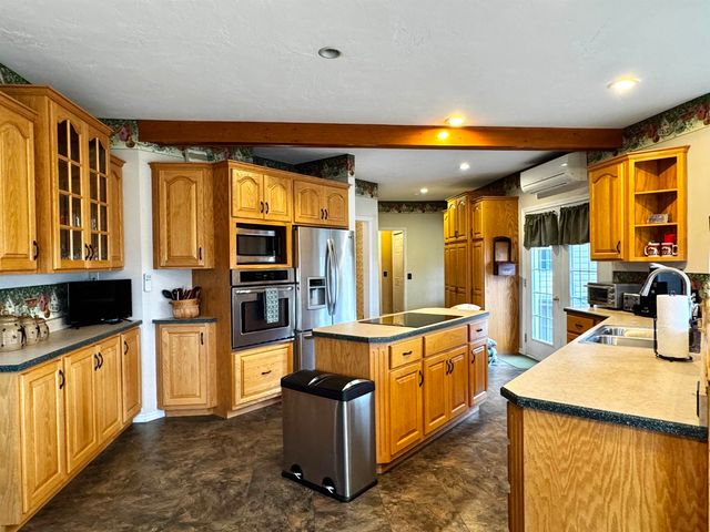29 Campbell Road, Newport City, VT 05855