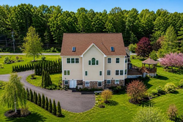 29 Campbell Road, Newport City, VT 05855