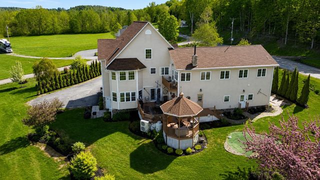 29 Campbell Road, Newport City, VT 05855