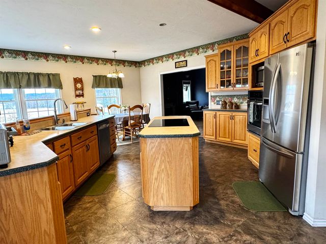 29 Campbell Road, Newport City, VT 05855