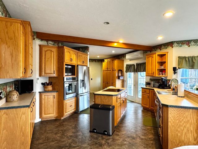 29 Campbell Road, Newport City, VT 05855