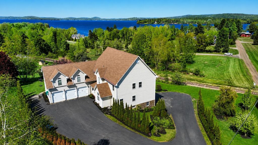 29 Campbell Road, Newport City, VT 05855