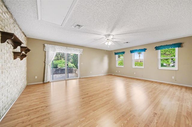 1204 MARIA COURT, Lady Lake, FL 32159
