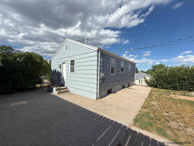 1839 E PERSHING BLVD, Cheyenne, WY 82001