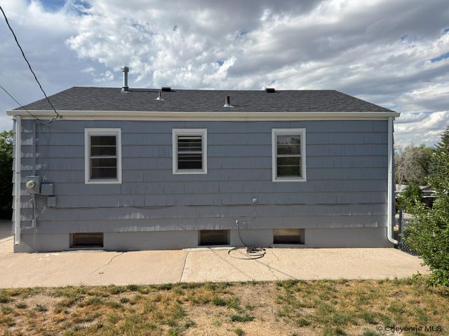 1839 E PERSHING BLVD, Cheyenne, WY 82001