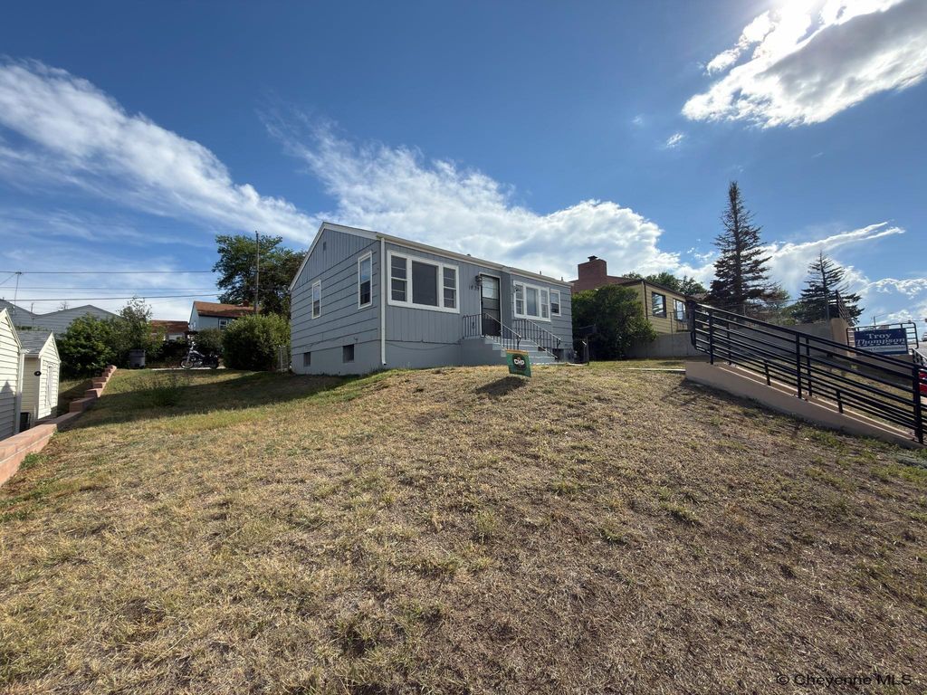 1839 E PERSHING BLVD, Cheyenne, WY 82001