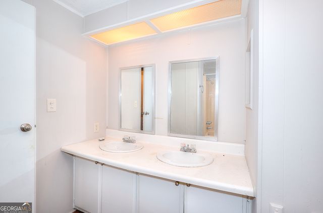 1210 Lee Peters Road, Loganville, GA 30052