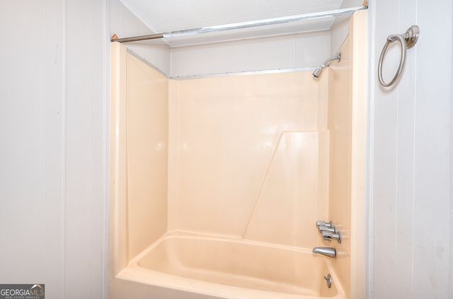 1210 Lee Peters Road, Loganville, GA 30052