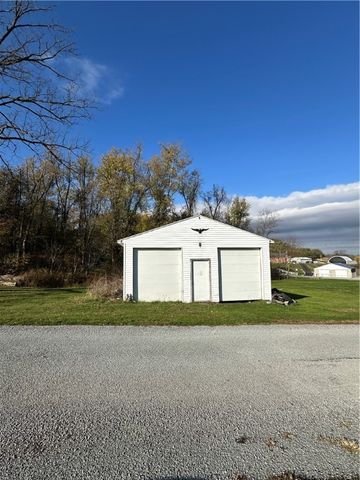 189 Apollo Rd Ext, Mt Pleasant Twp, PA 15666