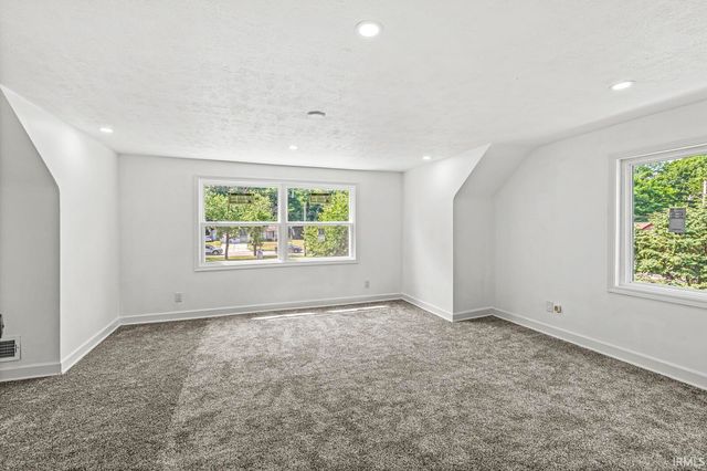 2109 Prairie Avenue, South Bend, IN 46613