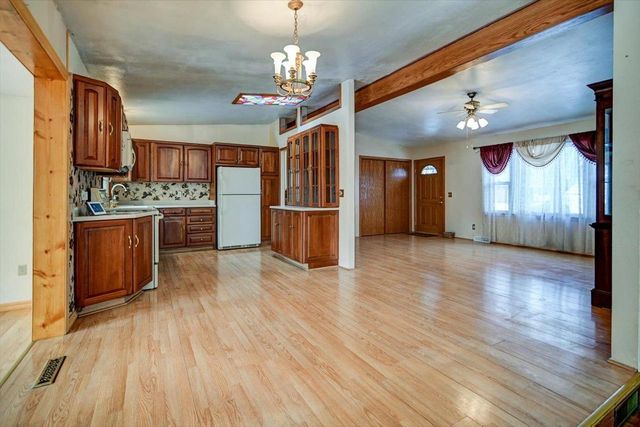 2102 Manor Green Drive, Madison, WI 53711