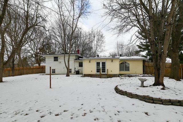 2102 Manor Green Drive, Madison, WI 53711