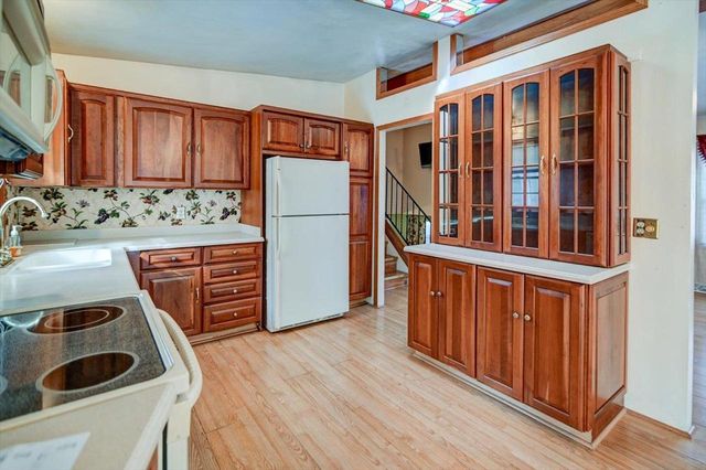 2102 Manor Green Drive, Madison, WI 53711