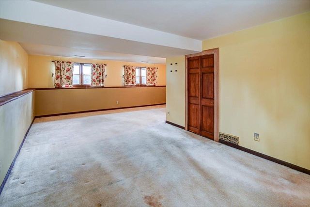 2102 Manor Green Drive, Madison, WI 53711