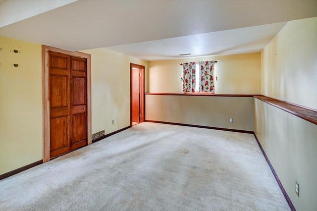 2102 Manor Green Drive, Madison, WI 53711