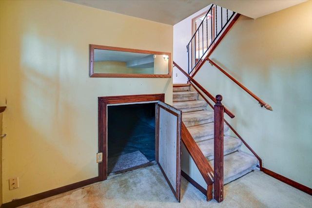 2102 Manor Green Drive, Madison, WI 53711