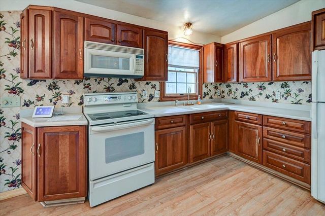 2102 Manor Green Drive, Madison, WI 53711