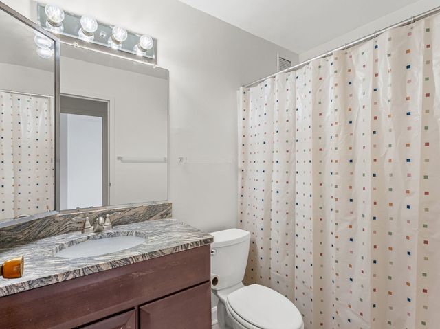 9009 Golf Road 2A, Des Plaines, IL 60016