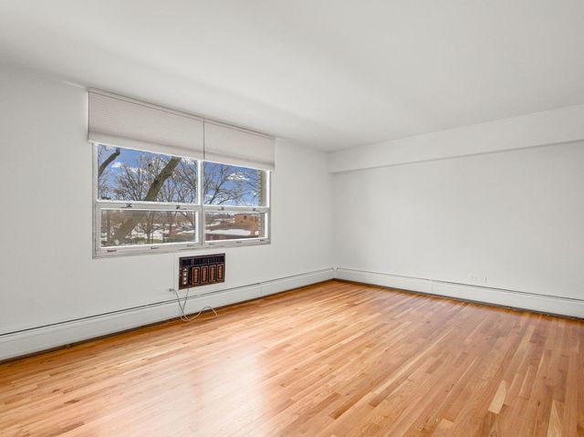 9009 Golf Road 2A, Des Plaines, IL 60016