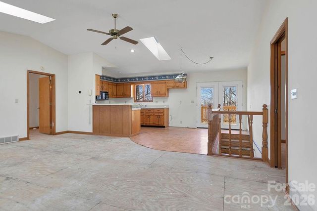416 Kanasgowa Drive, Brevard, NC 28712