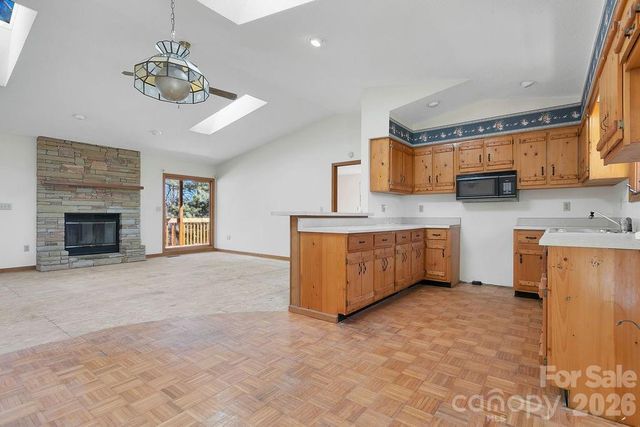 416 Kanasgowa Drive, Brevard, NC 28712