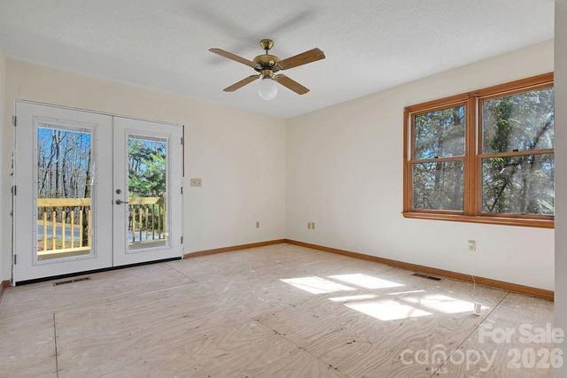 416 Kanasgowa Drive, Brevard, NC 28712