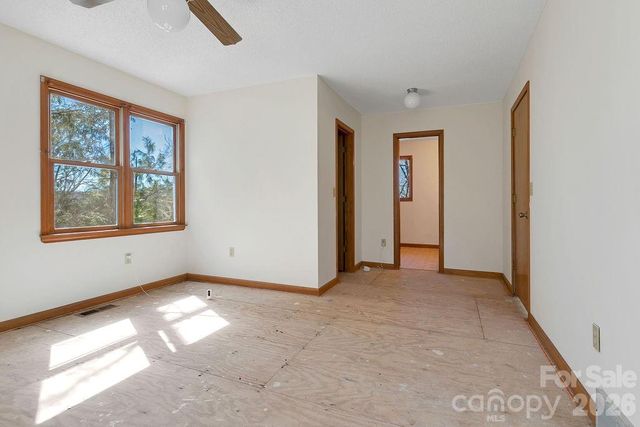 416 Kanasgowa Drive, Brevard, NC 28712