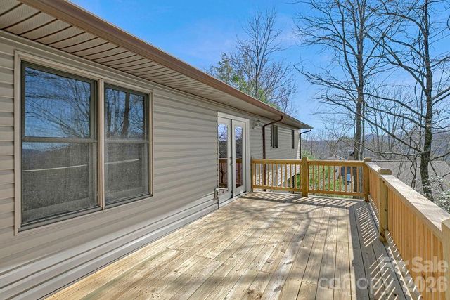 416 Kanasgowa Drive, Brevard, NC 28712
