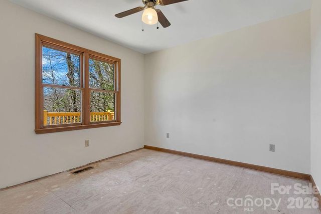 416 Kanasgowa Drive, Brevard, NC 28712