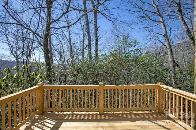 416 Kanasgowa Drive, Brevard, NC 28712