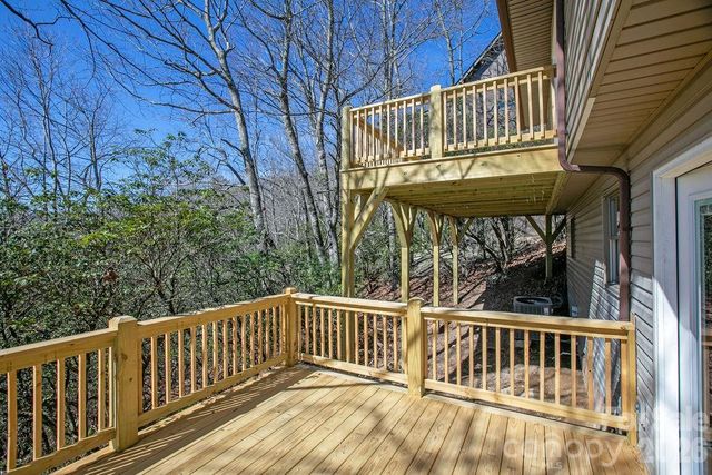 416 Kanasgowa Drive, Brevard, NC 28712