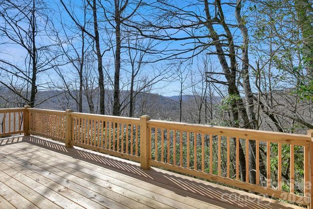 416 Kanasgowa Drive, Brevard, NC 28712