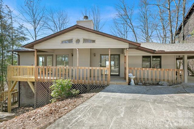 416 Kanasgowa Drive, Brevard, NC 28712