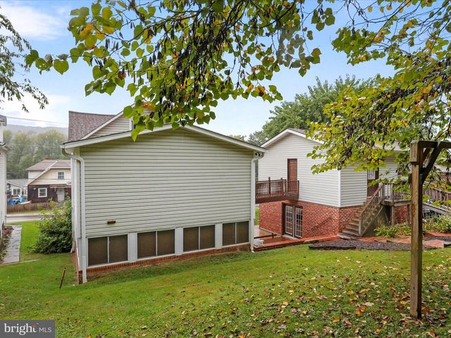 160 MAIN ST, Ridgeley, WV 26753